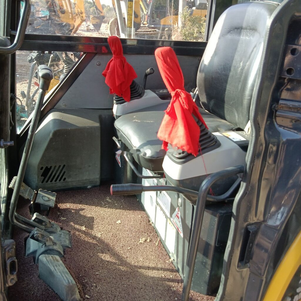 Komatsu PC30MR - Mini excavator: picture 1 Komatsu PC30MR - Mini excavator: picture 1