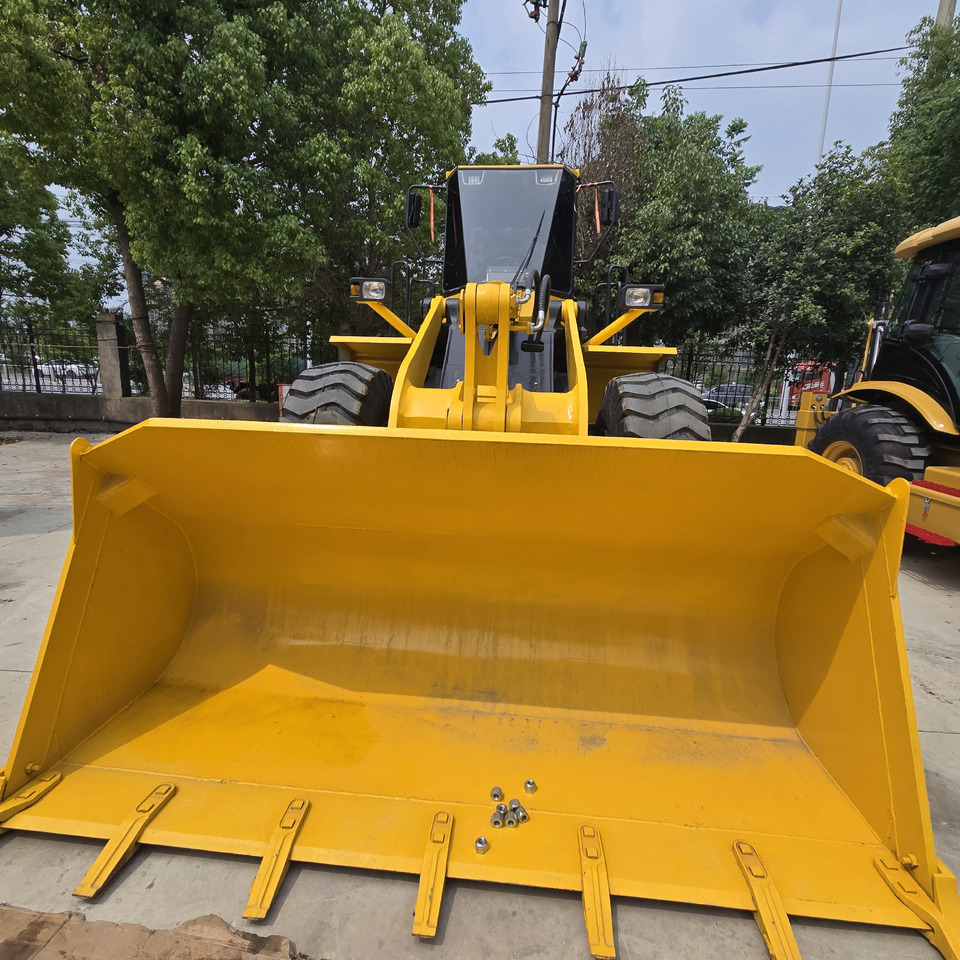 Komatsu WA380 - Wheel loader: picture 4 Komatsu WA380 - Wheel loader: picture 4