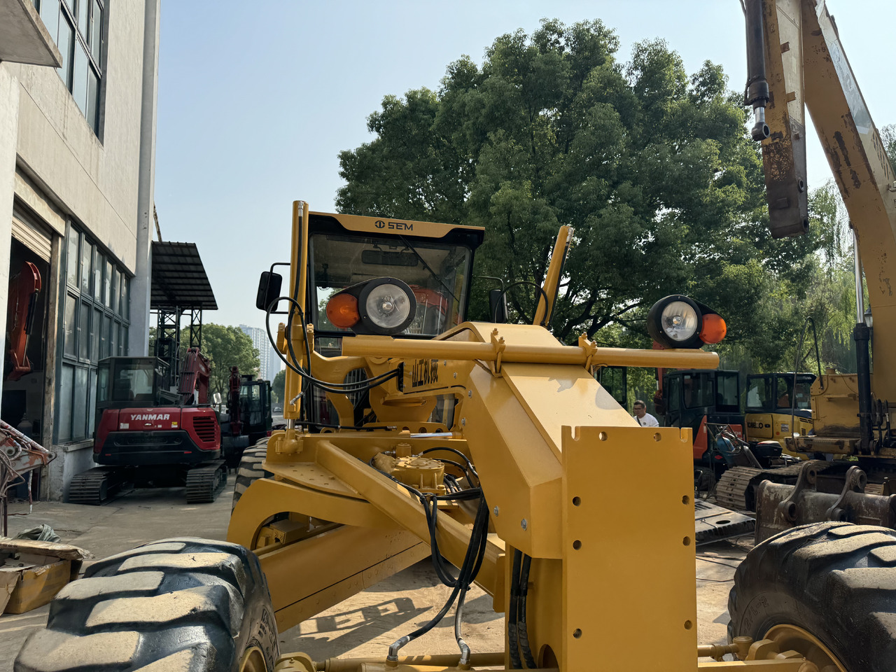 SEM 919 - Grader: picture 3 SEM 919 - Grader: picture 3