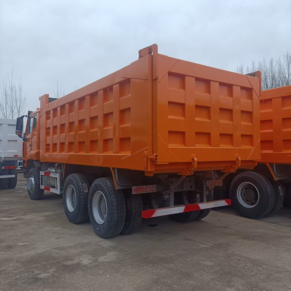 SINOTRUK HOHAN 6x4 - Tipper: picture 4 SINOTRUK HOHAN 6x4 - Tipper: picture 4