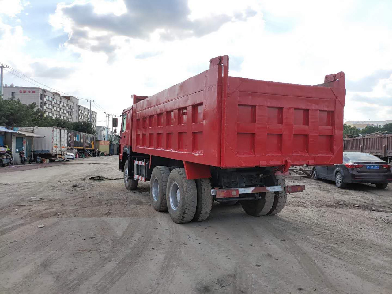 SINOTRUK HOWO 6x4 - Tipper: picture 5 SINOTRUK HOWO 6x4 - Tipper: picture 5