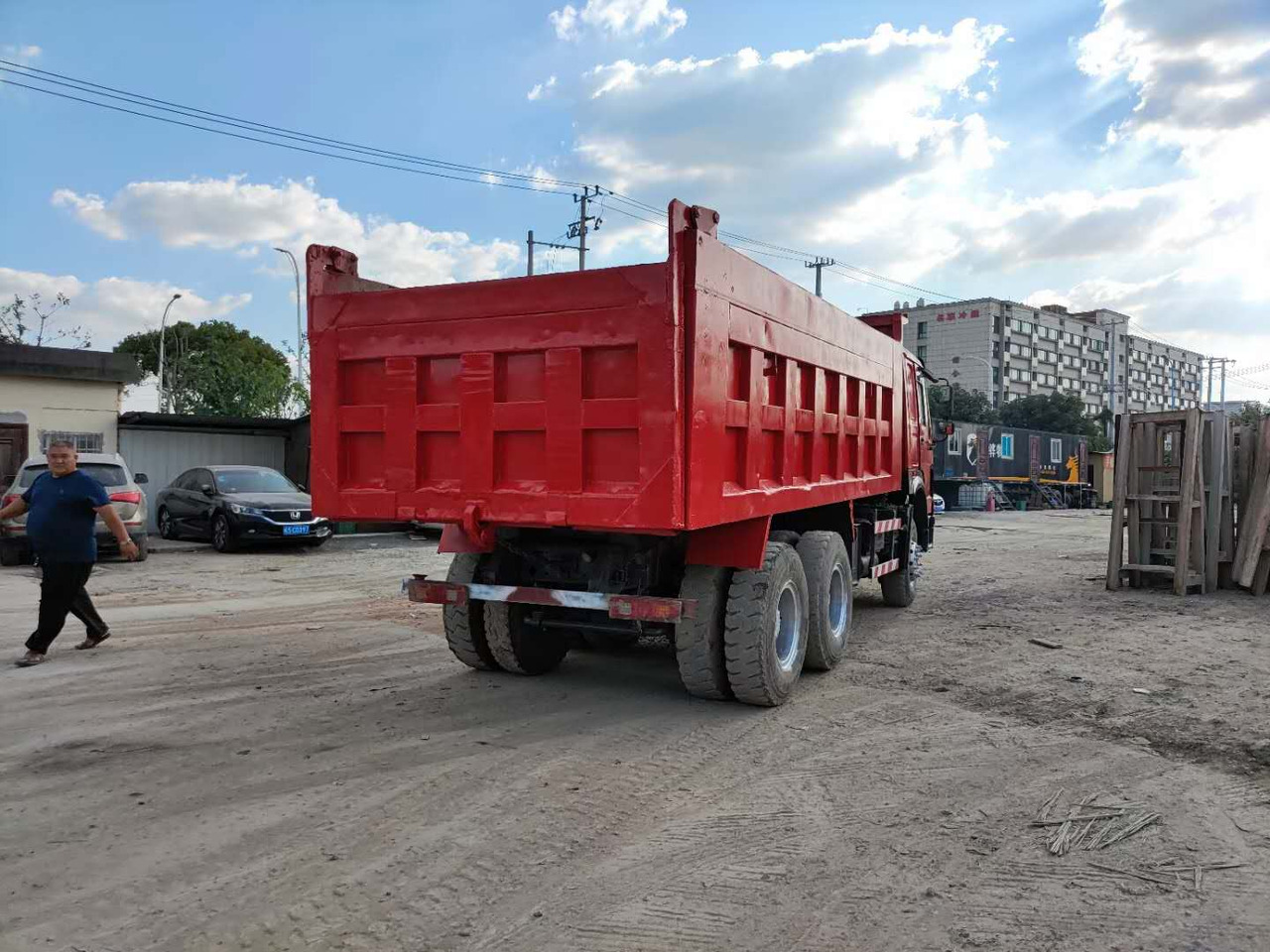 SINOTRUK HOWO 6x4 - Tipper: picture 4 SINOTRUK HOWO 6x4 - Tipper: picture 4
