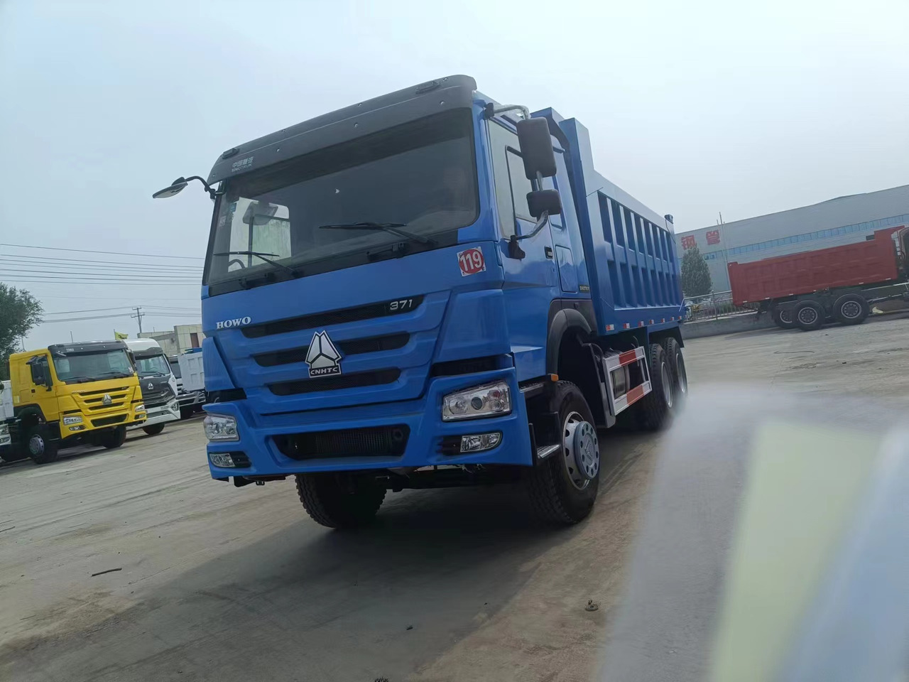 SINOTRUK HOWO 6x4 - Tipper: picture 3 SINOTRUK HOWO 6x4 - Tipper: picture 3