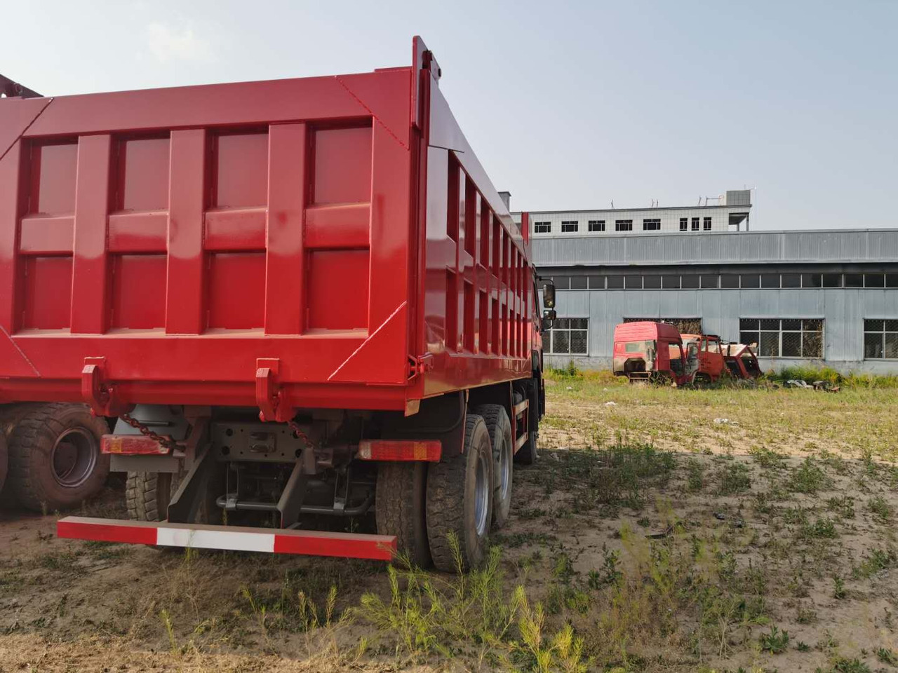 SINOTRUK HOWO - Tipper: picture 2 SINOTRUK HOWO - Tipper: picture 2