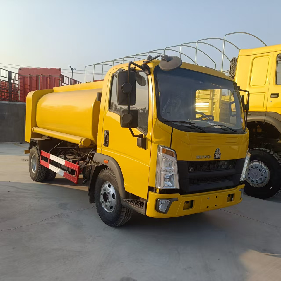 SINOTRUK HOWO - Tank truck: picture 2 SINOTRUK HOWO - Tank truck: picture 2