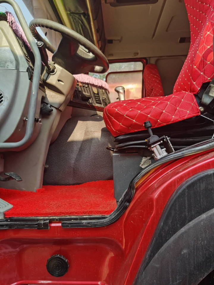 SINOTRUK HOWO - Tipper: picture 5 SINOTRUK HOWO - Tipper: picture 5