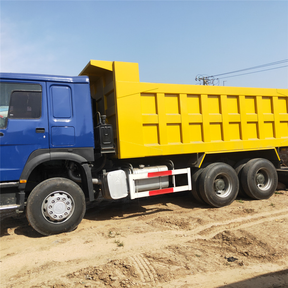 SINOTRUK HOWO - Tipper: picture 1 SINOTRUK HOWO - Tipper: picture 1