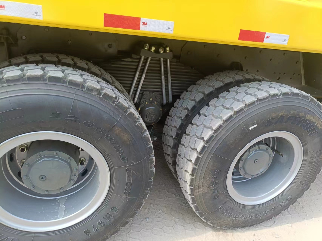 SINOTRUK HOWO - Tipper: picture 1 SINOTRUK HOWO - Tipper: picture 1