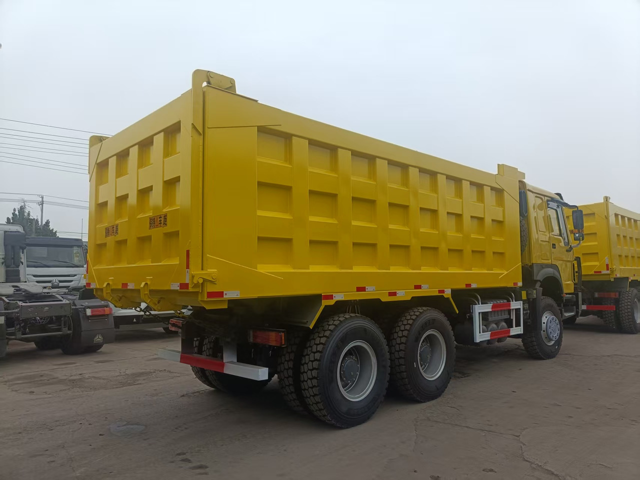 SINOTRUK HOWO - Tipper: picture 3 SINOTRUK HOWO - Tipper: picture 3