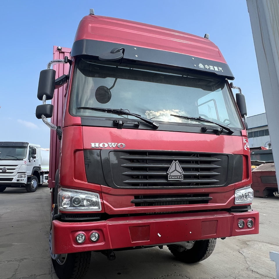SINOTRUK HOWO - Box truck: picture 2 SINOTRUK HOWO - Box truck: picture 2