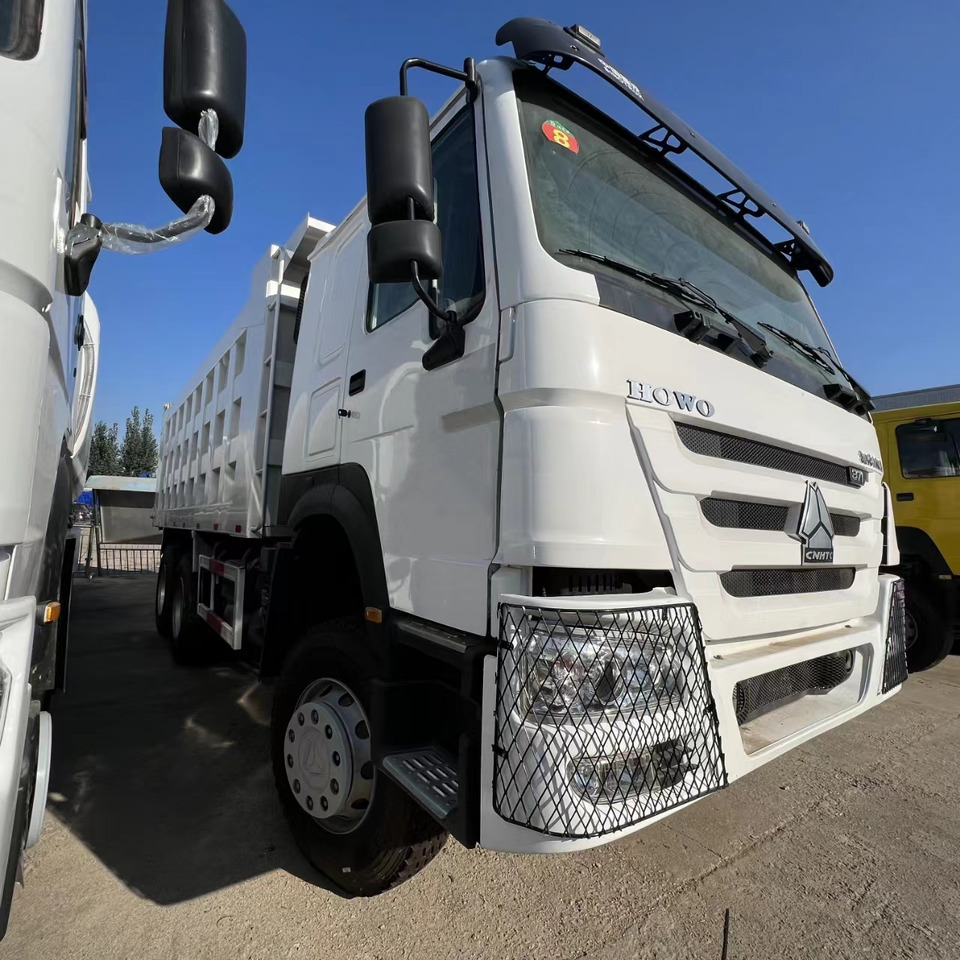 SINOTRUK HOWO - Tipper: picture 3 SINOTRUK HOWO - Tipper: picture 3