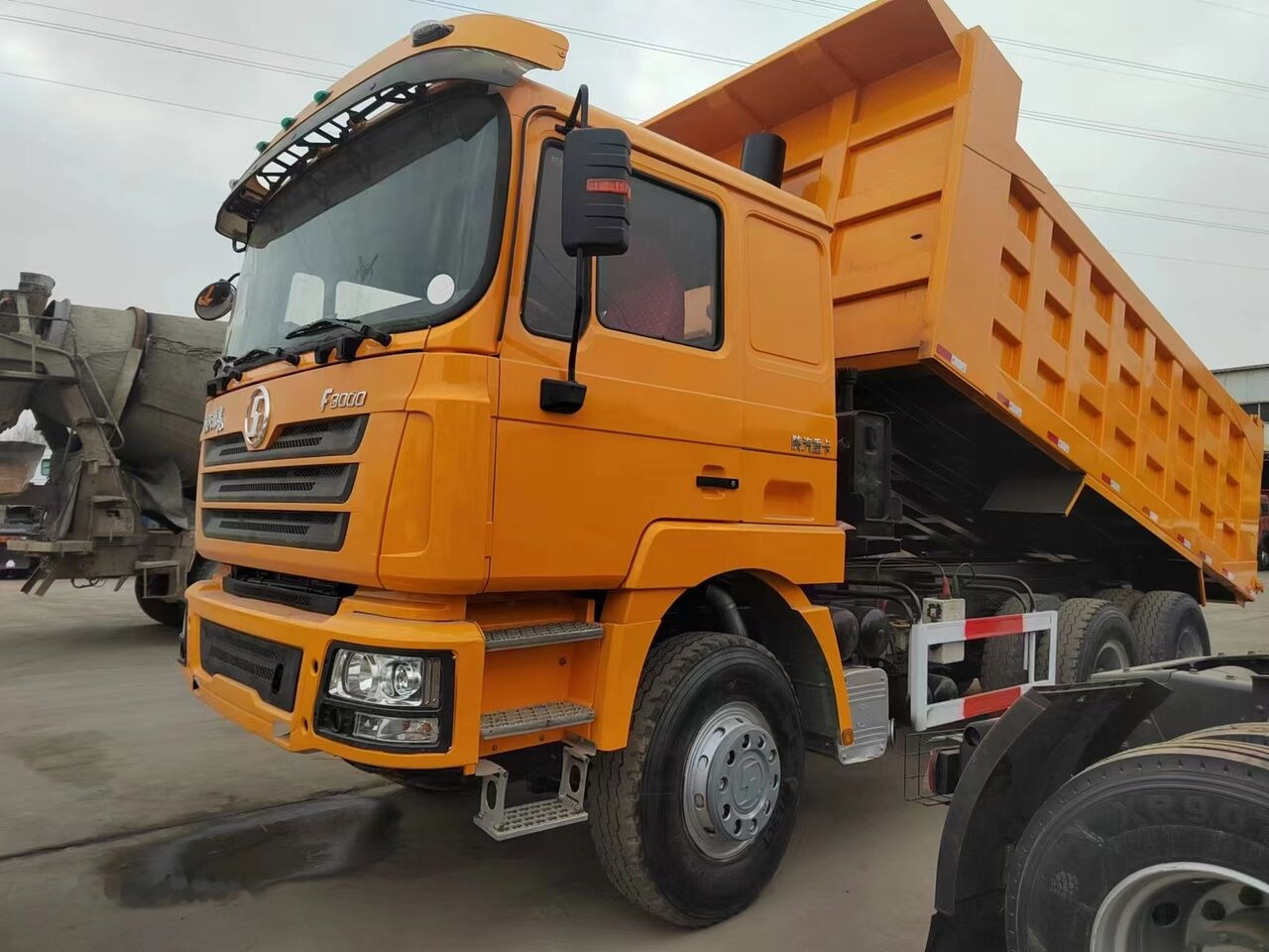 Shacman F3000 - Tipper: picture 2 Shacman F3000 - Tipper: picture 2