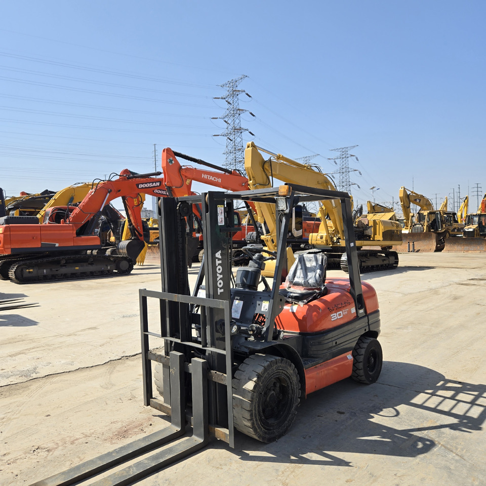 Toyota FD30 - Diesel forklift: picture 3 Toyota FD30 - Diesel forklift: picture 3