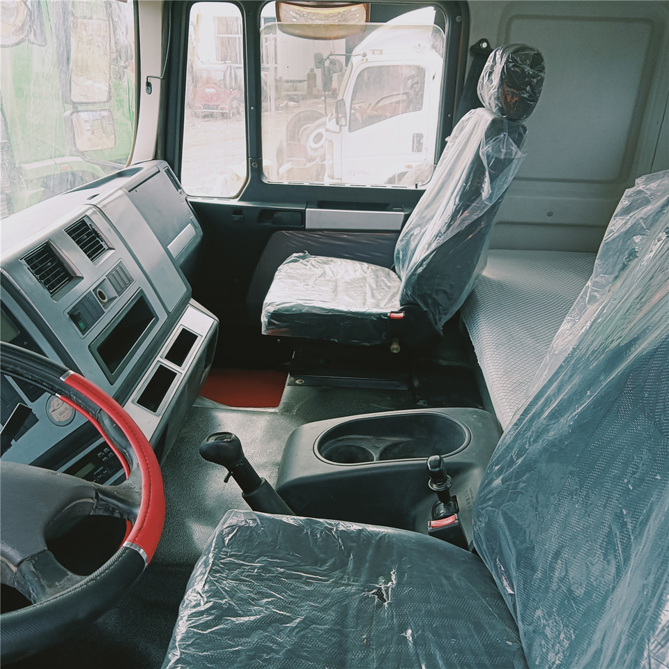 SHACMAN F3000 trailer head - Tractor unit: picture 1 SHACMAN F3000 trailer head - Tractor unit: picture 1