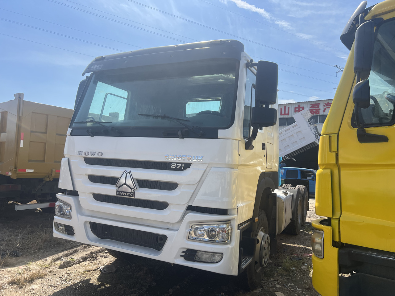 SINOTRUK HOWO trailer head - Tractor unit: picture 3 SINOTRUK HOWO trailer head - Tractor unit: picture 3