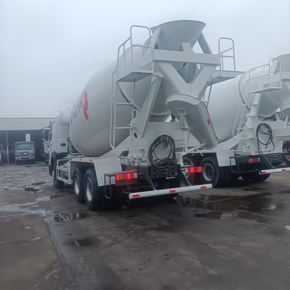 SINOTRUK HOWO - Truck: picture 2 SINOTRUK HOWO - Truck: picture 2