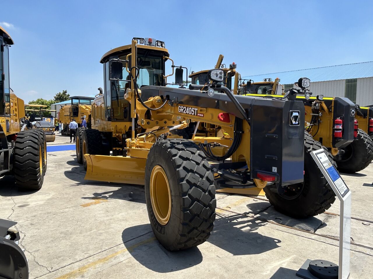 XCMG GR2405T PRO - Grader: picture 2 XCMG GR2405T PRO - Grader: picture 2