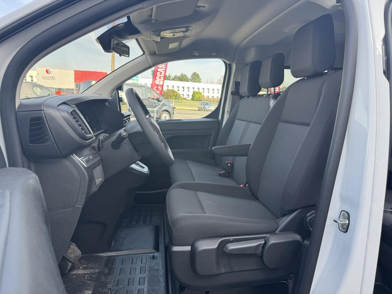 CITROEN Jumpy M 2.0 BlueHDi - 180 S&S - BV EAT8  III CABINE APPROFONDIE Cabine approfondie Fixe PHASE 2 - Panel van: picture 5 CITROEN Jumpy M 2.0 BlueHDi - 180 S&S - BV EAT8  III CABINE APPROFONDIE Cabine approfondie Fixe PHASE 2 - Panel van: picture 5