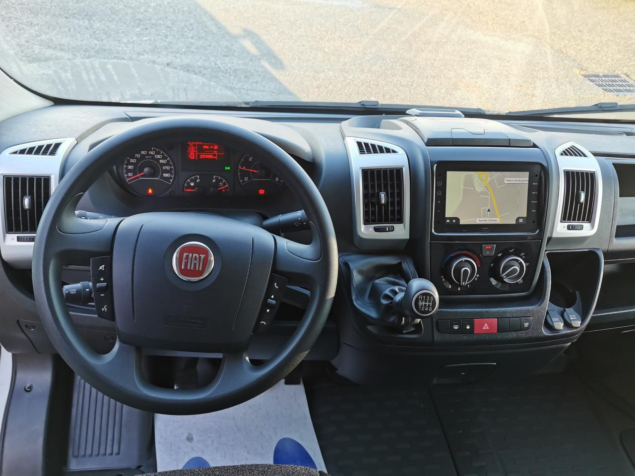 FIAT Ducato Maxi HD 3.5 L 2.2 Multijet 3 - 140 III TRANSPORTS SPECIFIQUES Grand Volume 20m3 + hayon 750 - Box van: picture 4 FIAT Ducato Maxi HD 3.5 L 2.2 Multijet 3 - 140 III TRANSPORTS SPECIFIQUES Grand Volume 20m3 + hayon 750 - Box van: picture 4