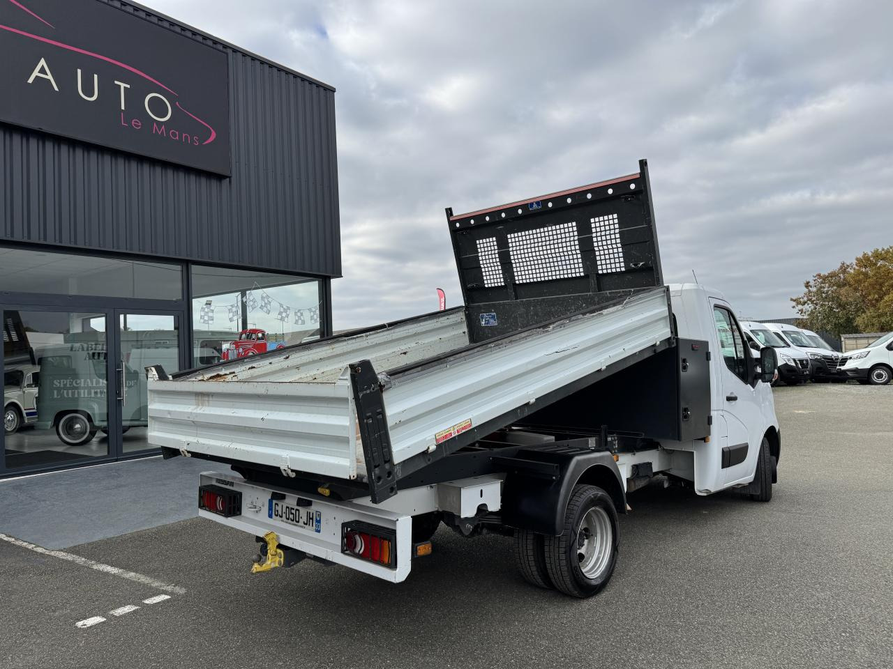 NISSAN Interstar Acenta 3.5t L3H1 2.3 dCi TT 165 - S/S II 2021 TRANSPORTS SPECIFIQUES Benne Scattolini + c - Tipper van: picture 5 NISSAN Interstar Acenta 3.5t L3H1 2.3 dCi TT 165 - S/S II 2021 TRANSPORTS SPECIFIQUES Benne Scattolini + c - Tipper van: picture 5