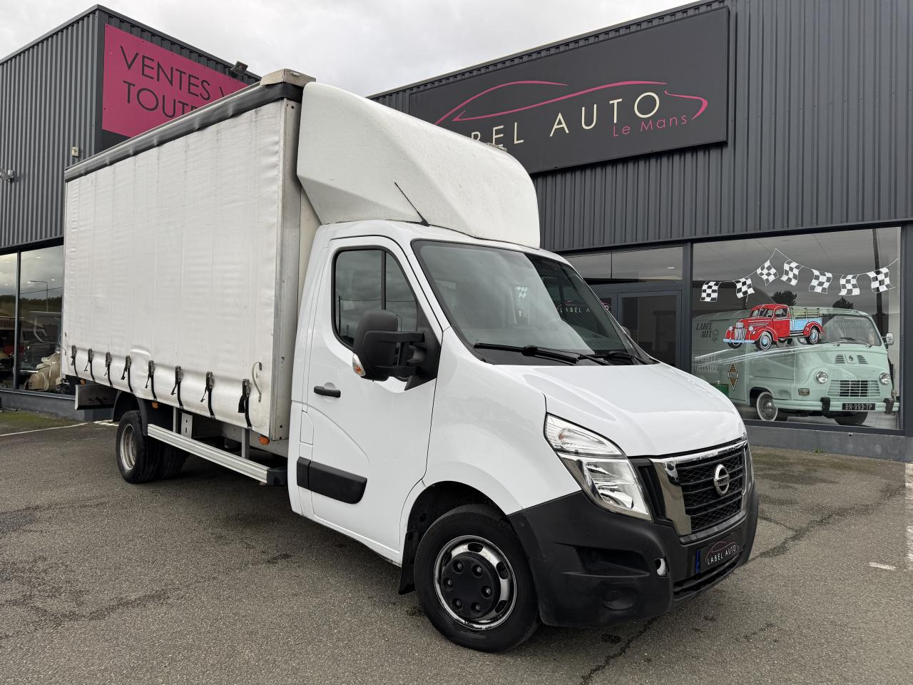 NISSAN Interstar Acenta 3.5t L4H1 2.3 dCi 165Ch CHASSIS CABINE BACHE - Curtain side van: picture 2 NISSAN Interstar Acenta 3.5t L4H1 2.3 dCi 165Ch CHASSIS CABINE BACHE - Curtain side van: picture 2