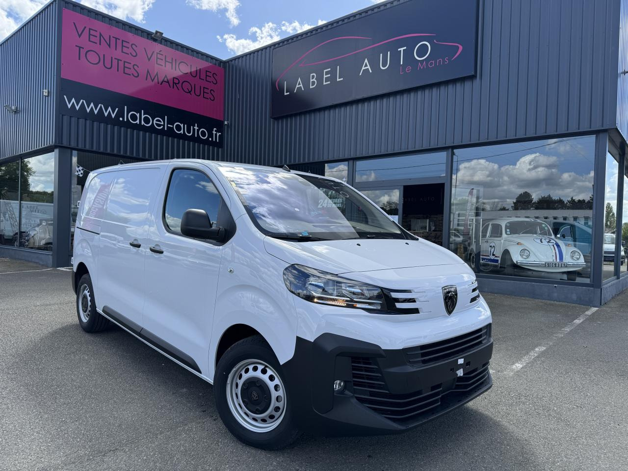 PEUGEOT Expert M 2.0 BlueHDi - 145 III FOURGON Fourgon PHASE 2 - Panel van: picture 1 PEUGEOT Expert M 2.0 BlueHDi - 145 III FOURGON Fourgon PHASE 2 - Panel van: picture 1