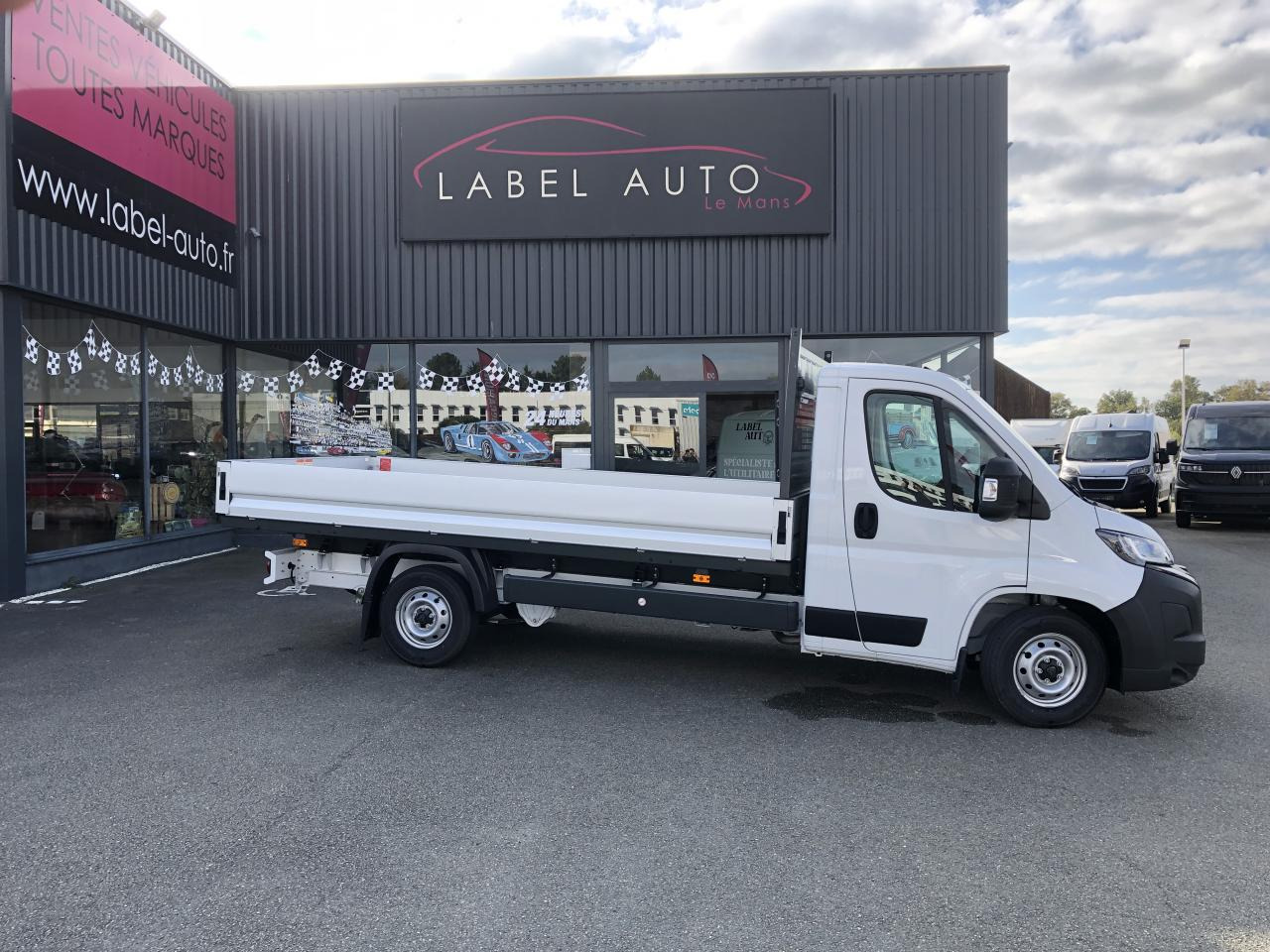 PEUGEOT boxer 3t5 plateau 4m20 2.2 hdi 140ch - Flatbed van: picture 1 PEUGEOT boxer 3t5 plateau 4m20 2.2 hdi 140ch - Flatbed van: picture 1