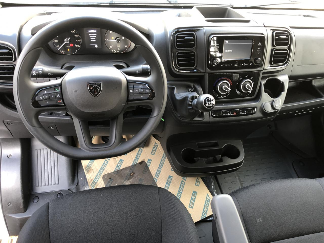 PEUGEOT boxer 3t5 plateau 4m20 2.2 hdi 140ch - Flatbed van: picture 5 PEUGEOT boxer 3t5 plateau 4m20 2.2 hdi 140ch - Flatbed van: picture 5