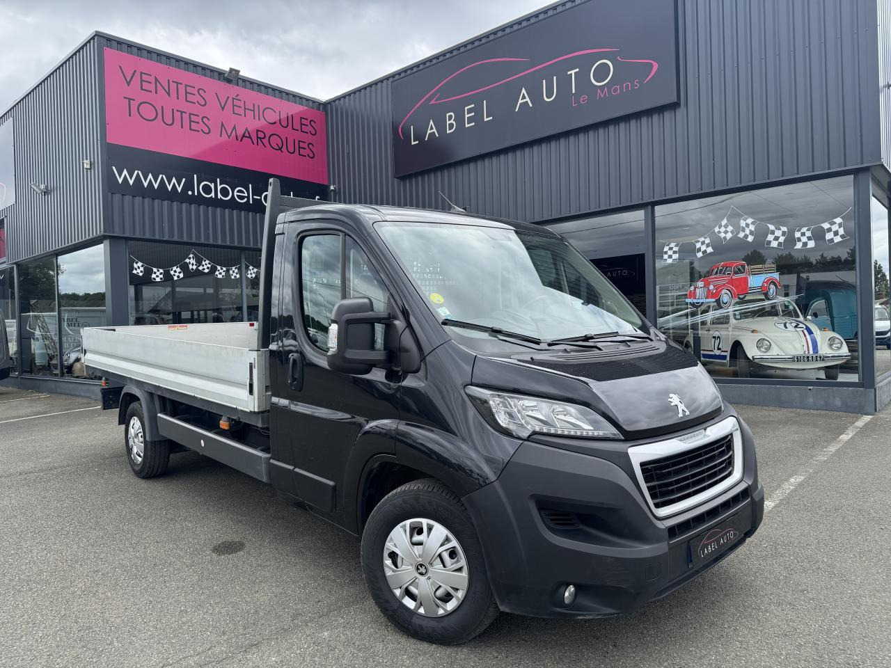 Peugeot Boxer PEUGEOT 3T5 PLATEAU 4M20 2.2 HDI 140 CH PREMIUM - Flatbed van: picture 4 Peugeot Boxer PEUGEOT 3T5 PLATEAU 4M20 2.2 HDI 140 CH PREMIUM - Flatbed van: picture 4