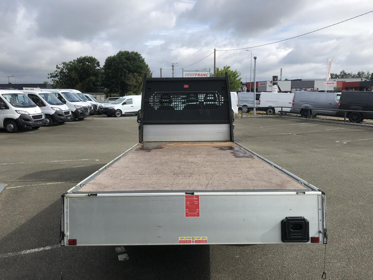 Peugeot Boxer PLATEAU 4M20 L4 2.2 BLUEHDI 140 S&S PREMIUM - Flatbed van: picture 2 Peugeot Boxer PLATEAU 4M20 L4 2.2 BLUEHDI 140 S&S PREMIUM - Flatbed van: picture 2