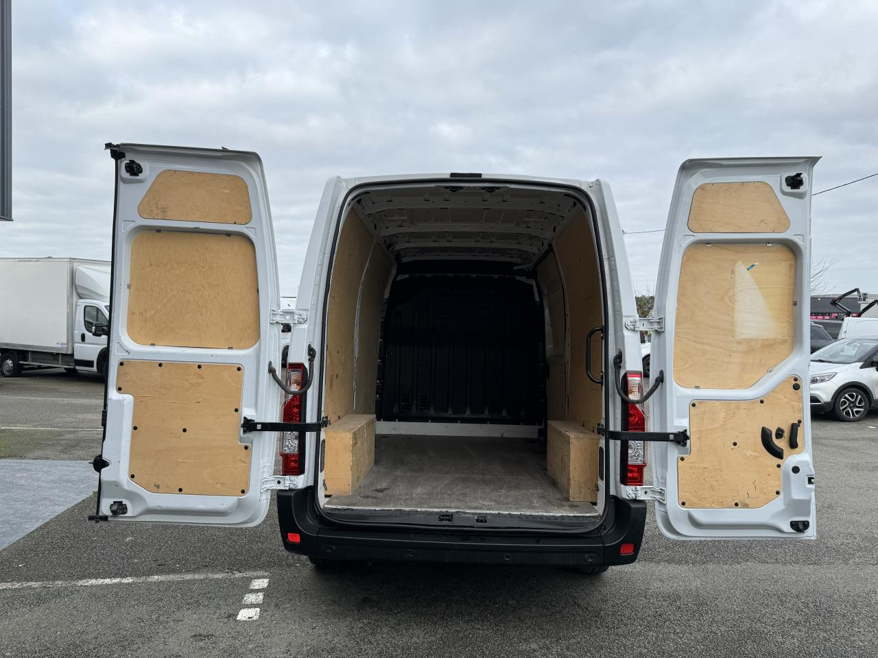 RENAULT MASTER 3T3 L2H2 2.3 DCI 135CH CONFORT - Panel van: picture 3 RENAULT MASTER 3T3 L2H2 2.3 DCI 135CH CONFORT - Panel van: picture 3
