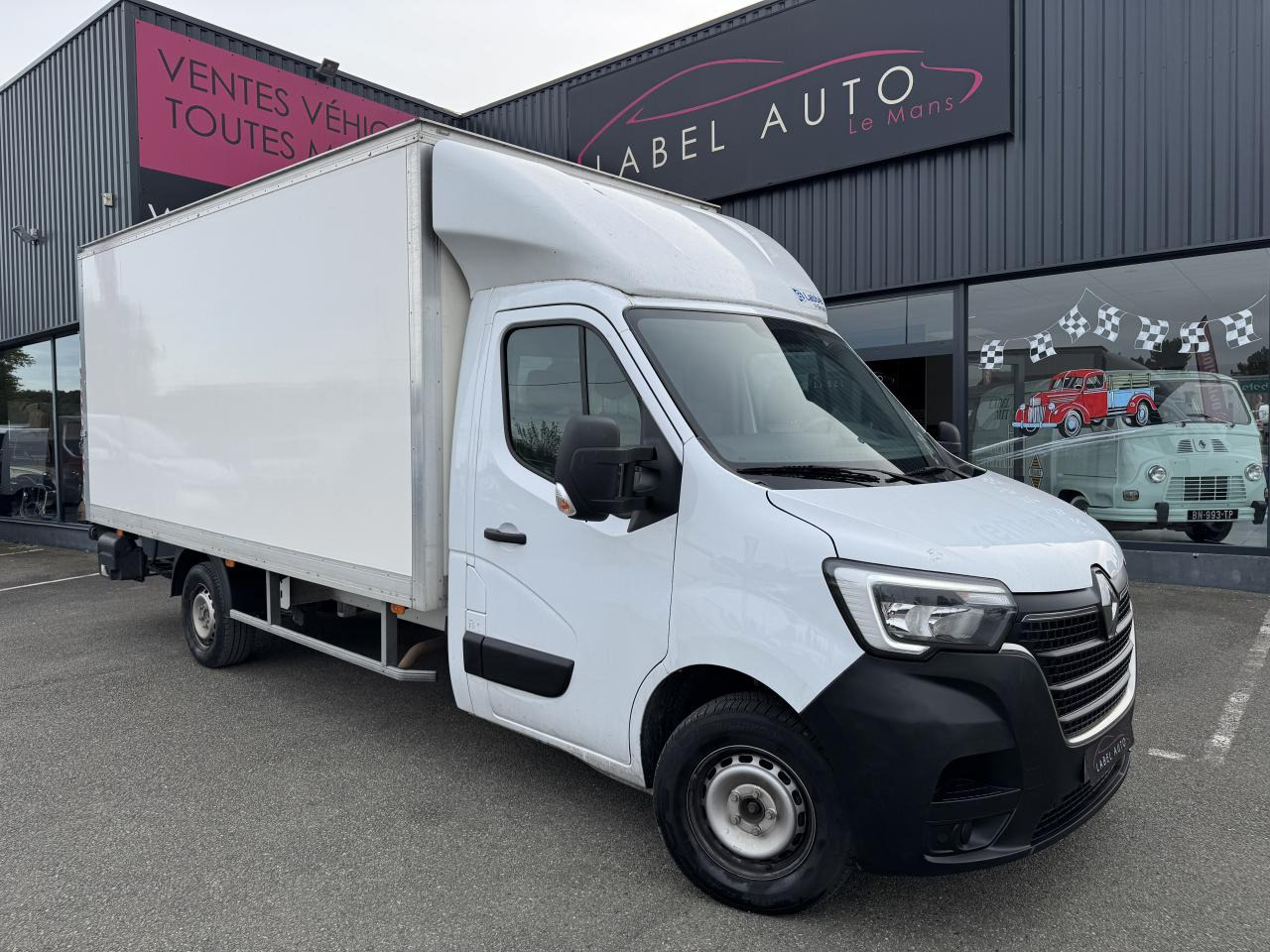 RENAULT MASTER 3T5 CAISSE 20M3 HAYON 2.3 DCI 145CH CONFORT - Box van: picture 1 RENAULT MASTER 3T5 CAISSE 20M3 HAYON 2.3 DCI 145CH CONFORT - Box van: picture 1