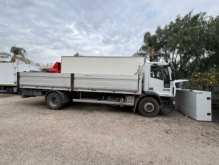 Iveco EUROCARGO 180E25 CASSONE FISSO - Dropside/ Flatbed truck: picture 2 Iveco EUROCARGO 180E25 CASSONE FISSO - Dropside/ Flatbed truck: picture 2