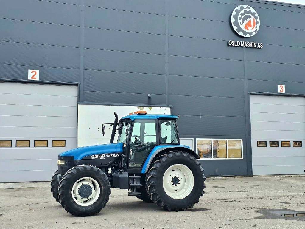 New Holland 8360 DT - Farm tractor: picture 2 New Holland 8360 DT - Farm tractor: picture 2