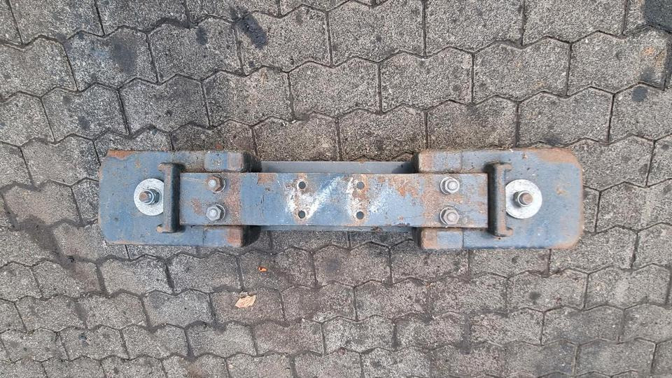 Heckgewicht Iseki SF Rasentraktor Großflächenmäher Kubota Hako - Counterweight for Municipal/ Special vehicle: picture 3 Heckgewicht Iseki SF Rasentraktor Großflächenmäher Kubota Hako - Counterweight for Municipal/ Special vehicle: picture 3
