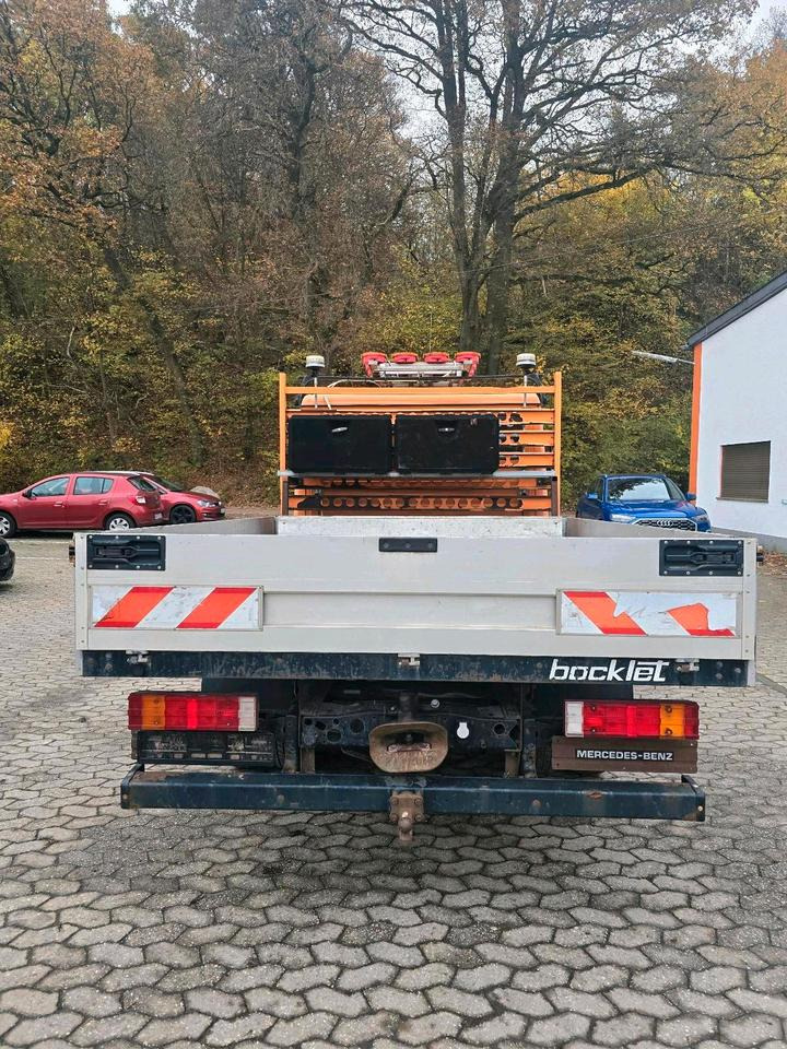 Mercedes-Benz Vario 613D Bluetec 5 Pritsche Doka LKW - Dropside/ Flatbed truck: picture 3 Mercedes-Benz Vario 613D Bluetec 5 Pritsche Doka LKW - Dropside/ Flatbed truck: picture 3