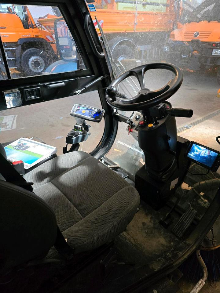 Leasing of  Nilfisk City Ranger 3500 Kehrmaschine Straßenkehrmaschine mit Schmidt Bediendisplay Hako Kehreinheit Nilfisk City Ranger 3500 Kehrmaschine Straßenkehrmaschine mit Schmidt Bediendisplay Hako Kehreinheit: picture 12
