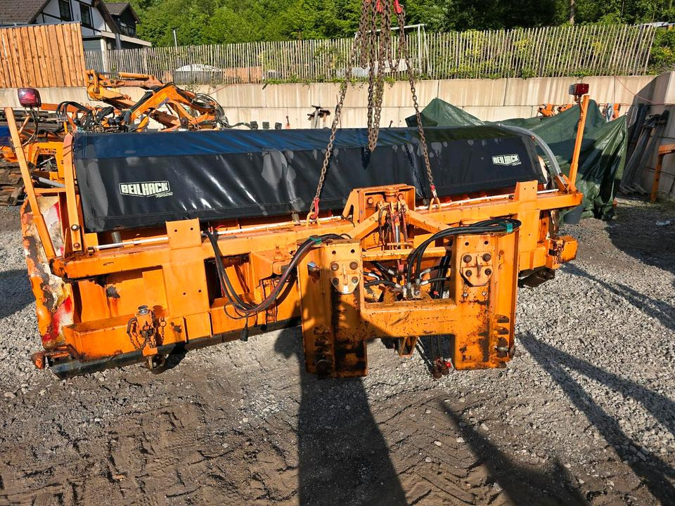 Schneepflug Beilhack PV 4m. Schneeschild Schneeschieber Schmidt Epoke passend für LKW Unimog 424 427 405 U 300 400 500 318 323 423 218 430 429 530 527 535 Mercedes-Benz Winterdienst - Snow plough: picture 1 Schneepflug Beilhack PV 4m. Schneeschild Schneeschieber Schmidt Epoke passend für LKW Unimog 424 427 405 U 300 400 500 318 323 423 218 430 429 530 527 535 Mercedes-Benz Winterdienst - Snow plough: picture 1