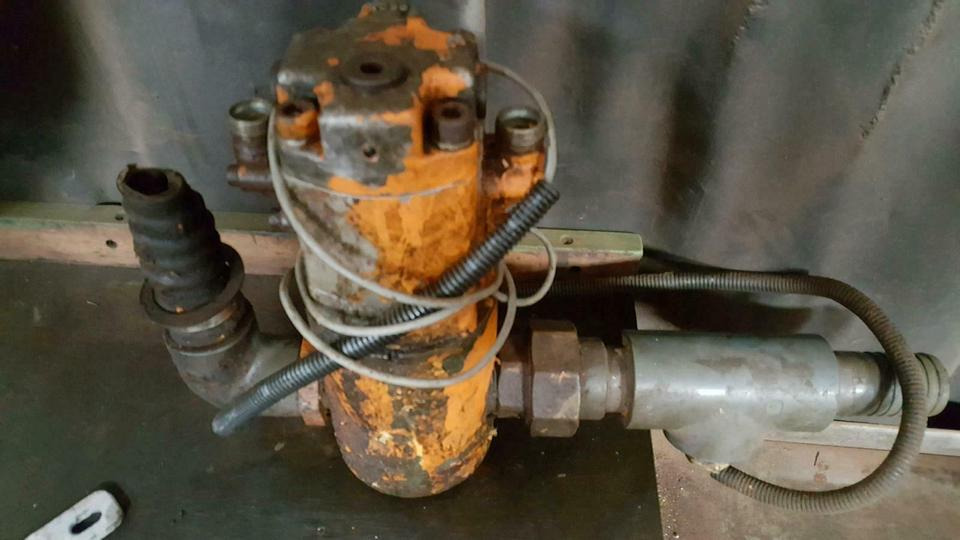 Solepumpe Salzstreuer Küpper Weisser Schmidt Winterdienst Unimog - Hydraulic pump for Municipal/ Special vehicle: picture 3 Solepumpe Salzstreuer Küpper Weisser Schmidt Winterdienst Unimog - Hydraulic pump for Municipal/ Special vehicle: picture 3