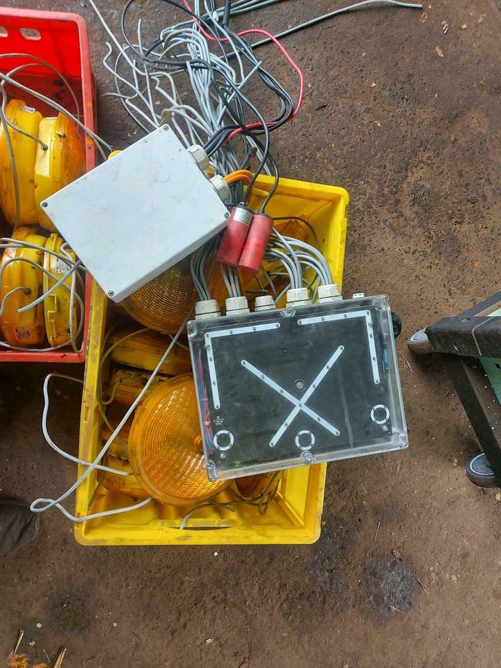 Steuergerät LP 8000 Classic Nissen LED Absperrtafel Vorwarntafel - Electrical system: picture 2 Steuergerät LP 8000 Classic Nissen LED Absperrtafel Vorwarntafel - Electrical system: picture 2