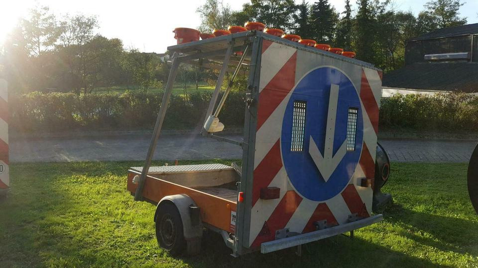 Absperrtafel Verkehrsleitanhänger verkeherssicherungsanhänger vz - Trailer: picture 2 Absperrtafel Verkehrsleitanhänger verkeherssicherungsanhänger vz - Trailer: picture 2