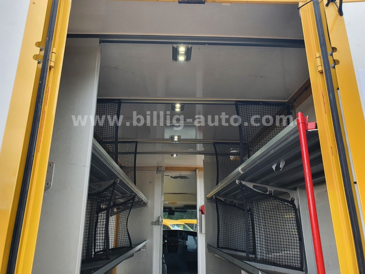 Leasing of  Iveco Daily 1.Hand*EU4* Regale Integralkoffer DHL POST Iveco Daily 1.Hand*EU4* Regale Integralkoffer DHL POST: picture 9