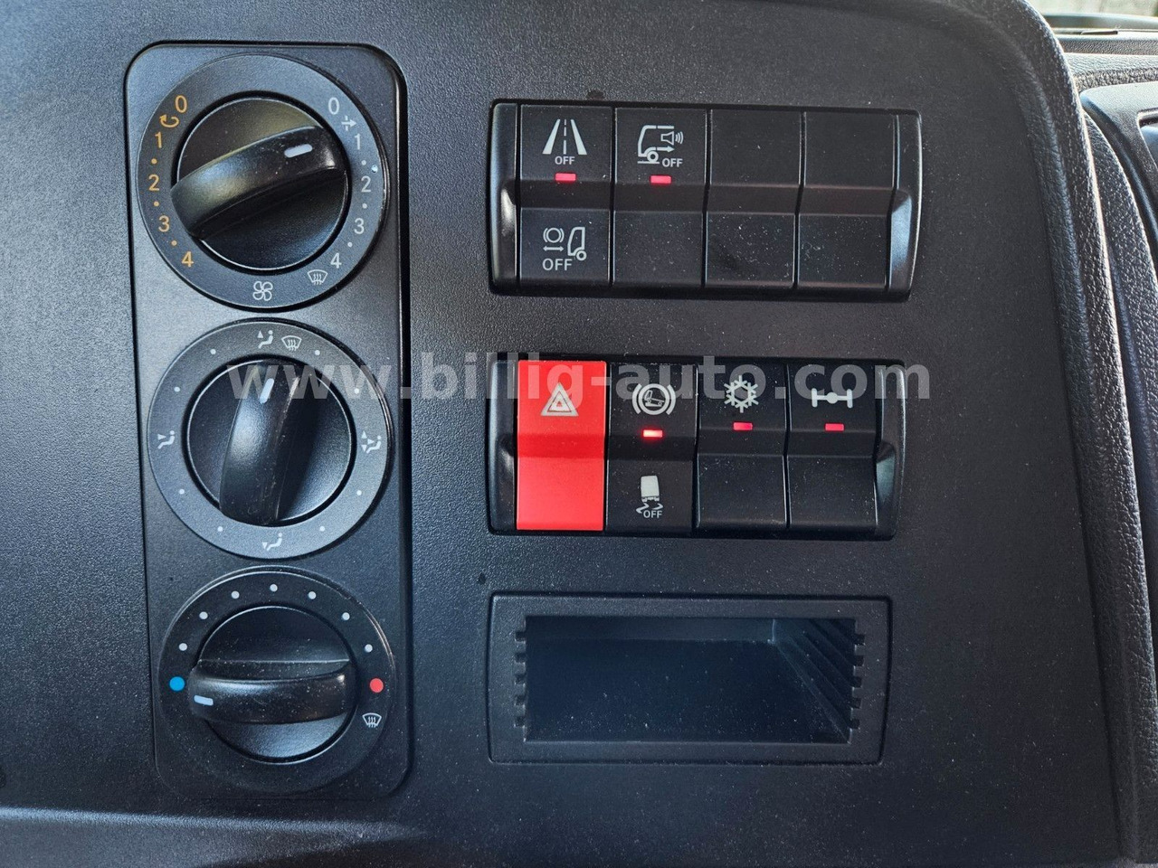 Dropside/ Flatbed truck Mercedes-Benz Atego 1327 L BREMS/SPUR-ASS*DIFF-Sperre*AHK*7.2: picture 10