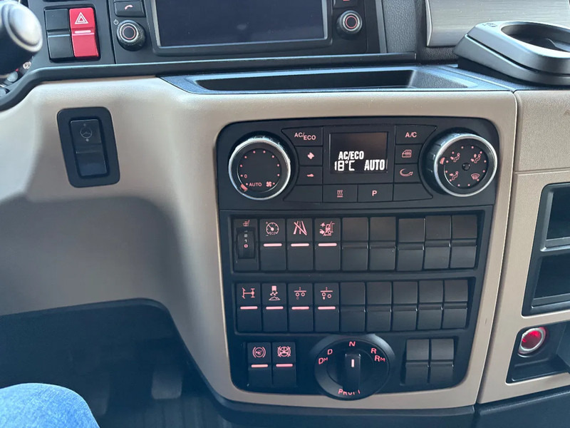 MAN TGX 18.500 4x2 / YEAR 2019 / RETARDER / - Tractor unit: picture 3 MAN TGX 18.500 4x2 / YEAR 2019 / RETARDER / - Tractor unit: picture 3