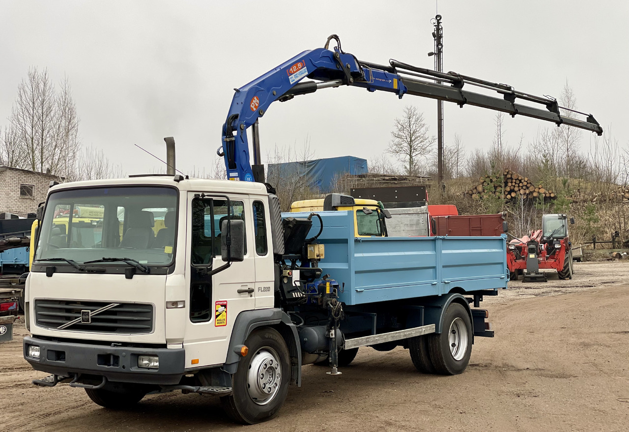 VOLVO FL - Crane truck: picture 3 VOLVO FL - Crane truck: picture 3