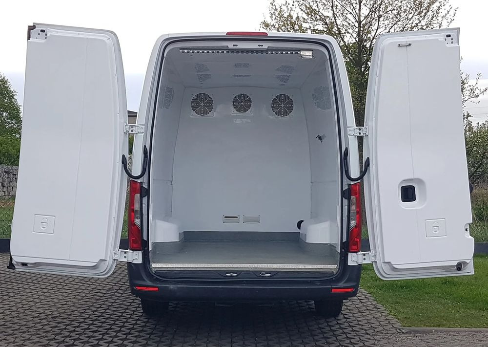 Mercedes-Benz SPRINTER MAXI CHŁODNIA AGREGAT 2 KOMORY GRZANIE KLIMA BLASZAK MANUAL - Refrigerated van: picture 5 Mercedes-Benz SPRINTER MAXI CHŁODNIA AGREGAT 2 KOMORY GRZANIE KLIMA BLASZAK MANUAL - Refrigerated van: picture 5