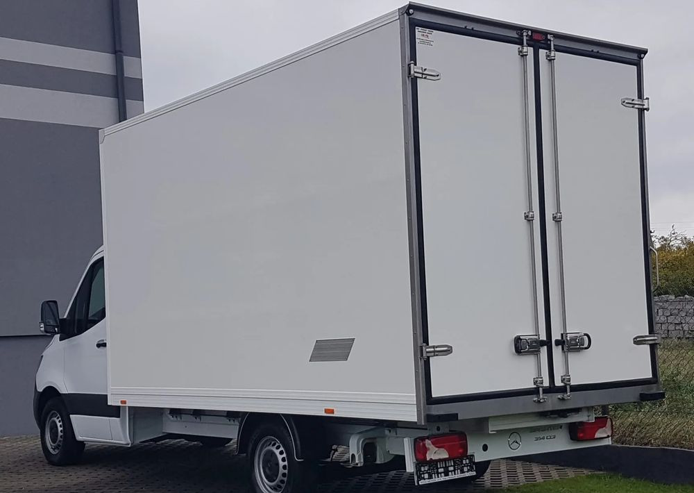 Mercedes-Benz Sprinter KONTENER 8EP 4,13x2,17x2,30 KLIMA 314 CDI MANUAL KRAJOWY - Box van: picture 3 Mercedes-Benz Sprinter KONTENER 8EP 4,13x2,17x2,30 KLIMA 314 CDI MANUAL KRAJOWY - Box van: picture 3