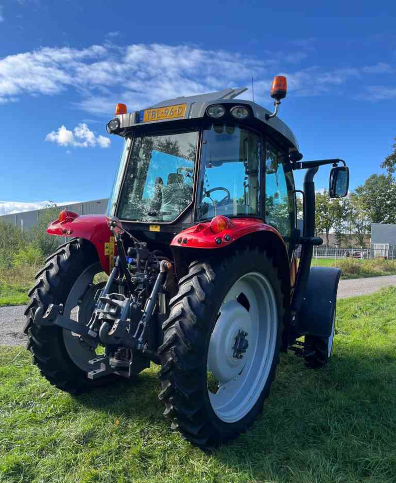 Massey Ferguson 5609 Dyna-4 Essential - Farm tractor: picture 4 Massey Ferguson 5609 Dyna-4 Essential - Farm tractor: picture 4