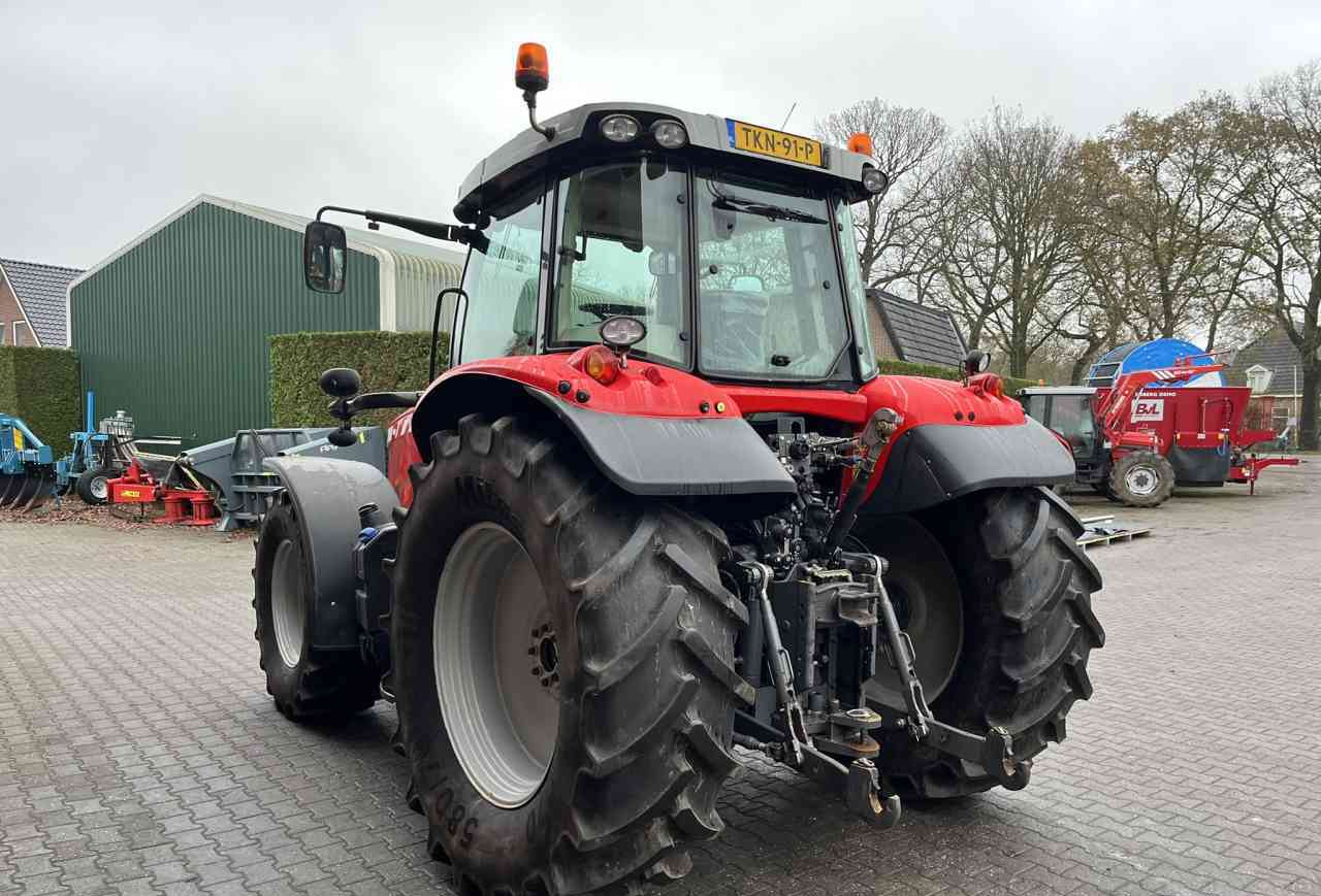 Massey Ferguson 7715 Dyna-6 Efficient Tractoren - Farm tractor: picture 4 Massey Ferguson 7715 Dyna-6 Efficient Tractoren - Farm tractor: picture 4