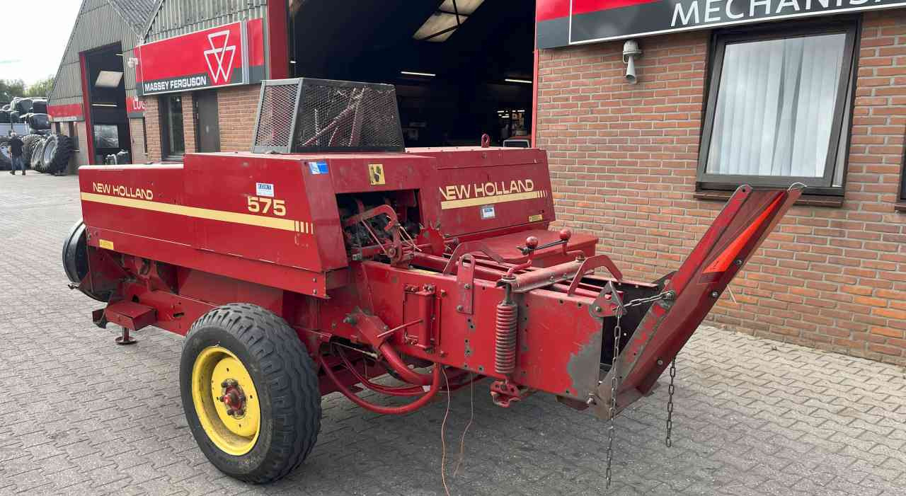 New Holland 570 Balepers pers pakkenperk weidebouwmachines - Square baler: picture 2 New Holland 570 Balepers pers pakkenperk weidebouwmachines - Square baler: picture 2